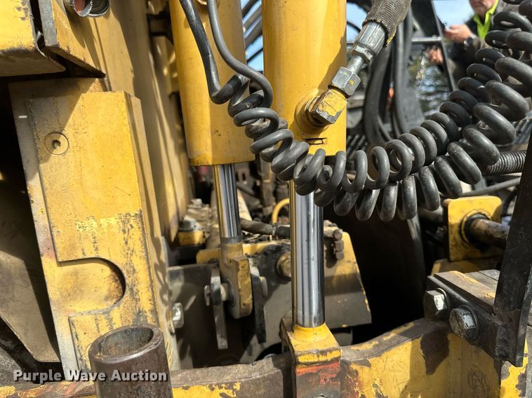 image for item DV0649 2010 Caterpillar AP1000D paver