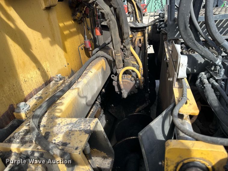 image for item DV0649 2010 Caterpillar AP1000D paver