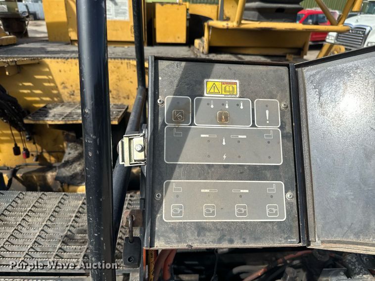 image for item DV0649 2010 Caterpillar AP1000D paver