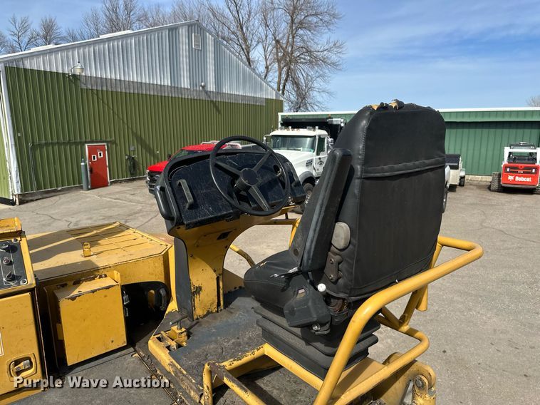 image for item DV0649 2010 Caterpillar AP1000D paver