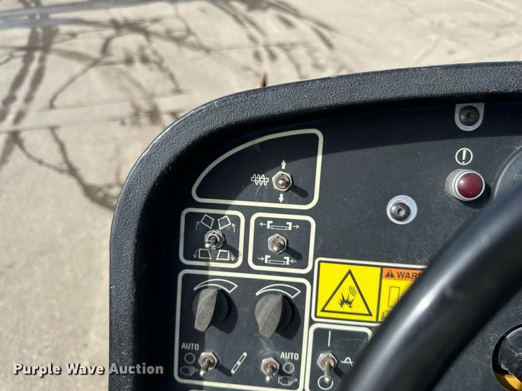 image for item DV0649 2010 Caterpillar AP1000D paver