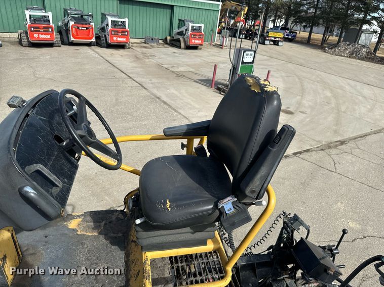 image for item DV0649 2010 Caterpillar AP1000D paver