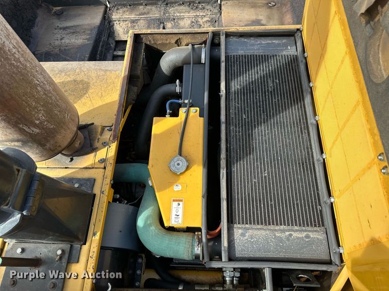image for item DV0649 2010 Caterpillar AP1000D paver