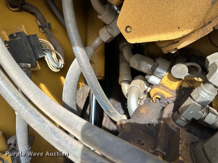 image for item DV0649 2010 Caterpillar AP1000D paver