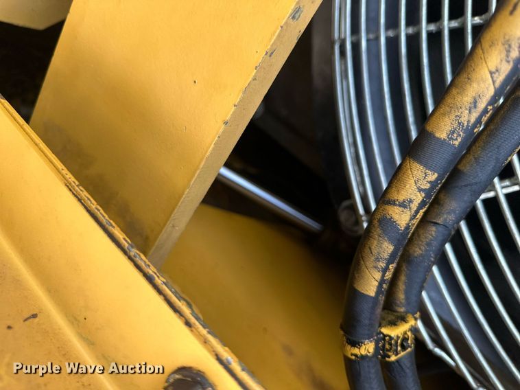 image for item DV0649 2010 Caterpillar AP1000D paver