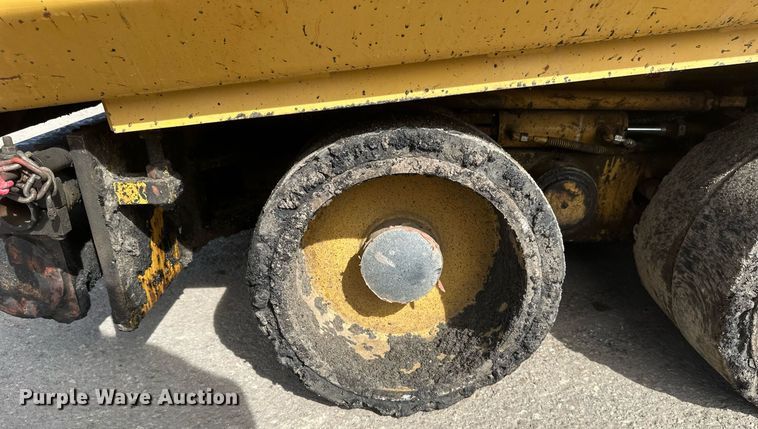image for item DV0649 2010 Caterpillar AP1000D paver