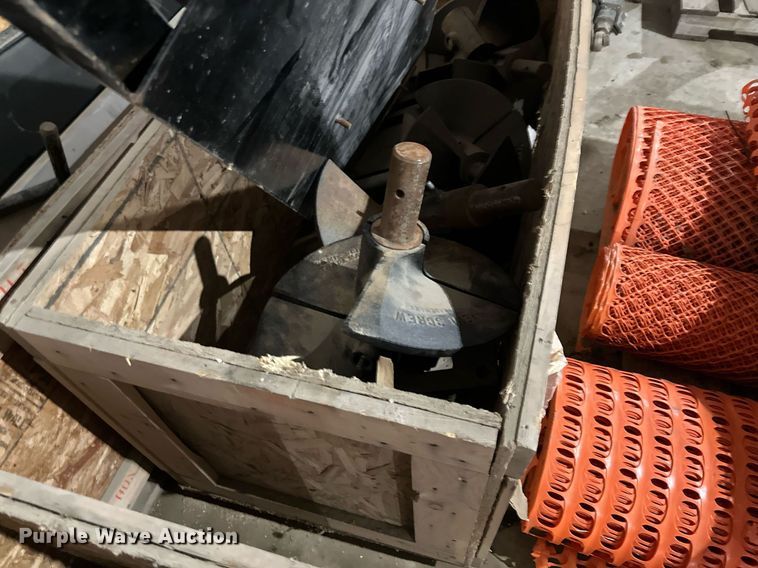 image for item DV0649 2010 Caterpillar AP1000D paver