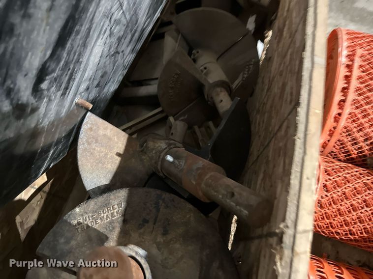 image for item DV0649 2010 Caterpillar AP1000D paver