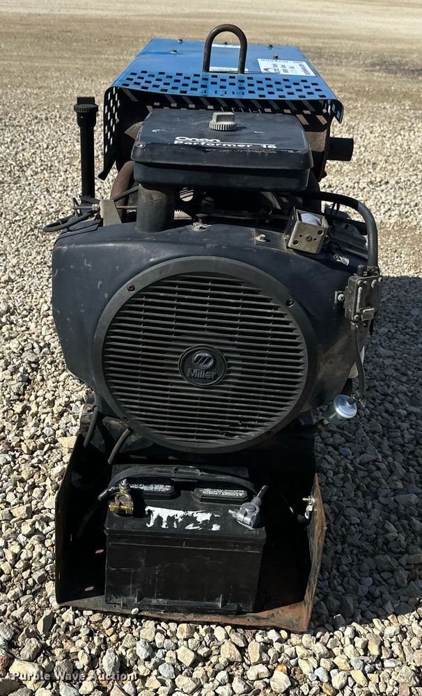 image for item DV0666 Miller Bobcat 225G welder/generator