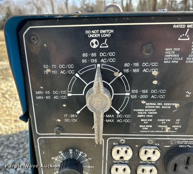 image for item DV0666 Miller Bobcat 225G welder/generator