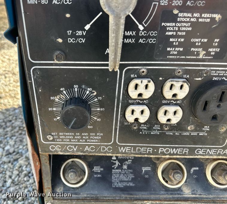 image for item DV0666 Miller Bobcat 225G welder/generator