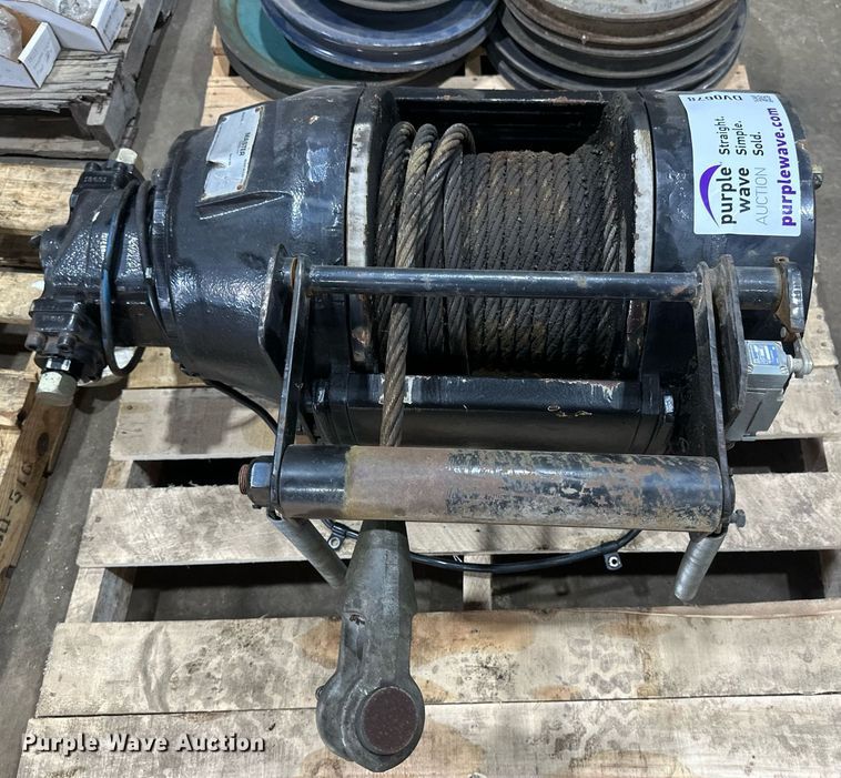 image for item DV0678 Pull Master M18-3-101-1 winch 