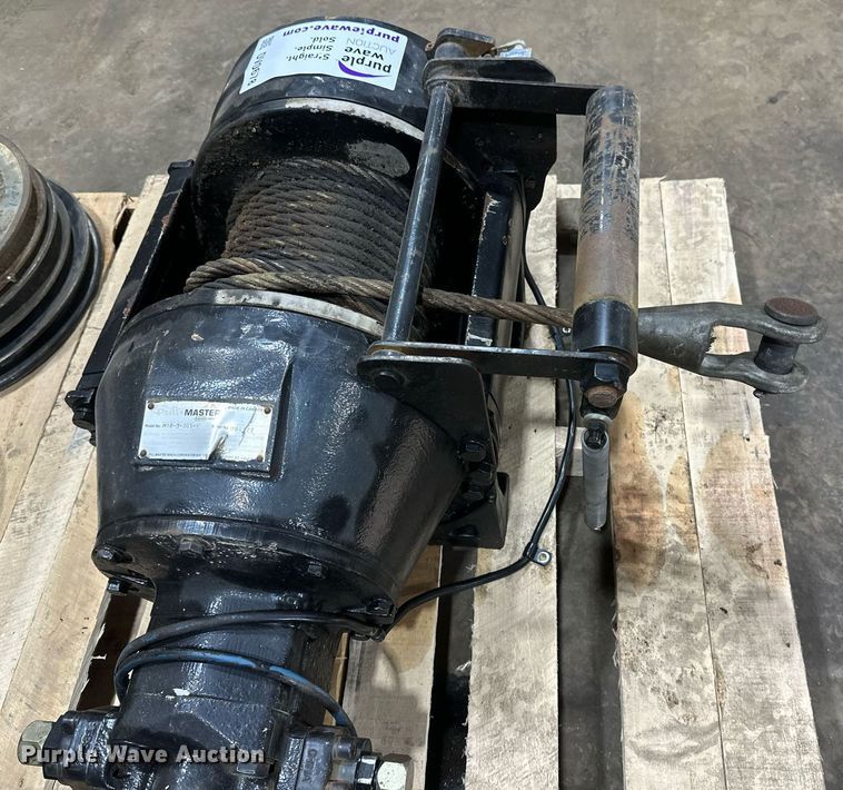image for item DV0678 Pull Master M18-3-101-1 winch 