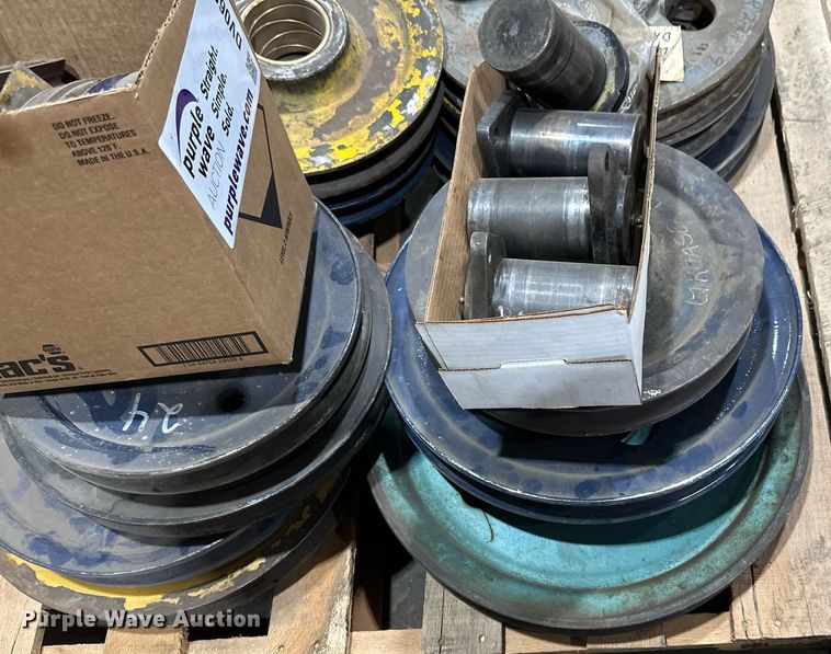 image for item DV0680 Truck parts