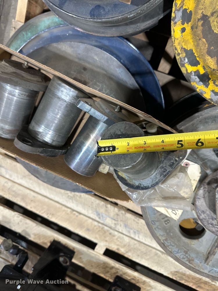 image for item DV0680 Truck parts