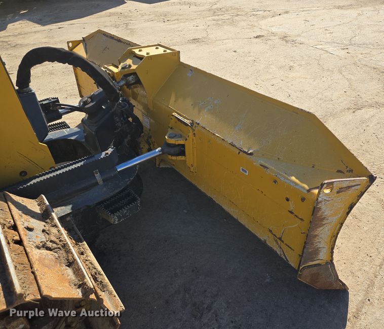 image for item DV1326 2022 John Deere 450K dozer