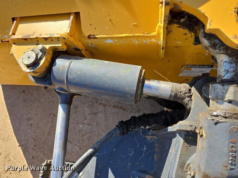 image for item DV1326 2022 John Deere 450K dozer