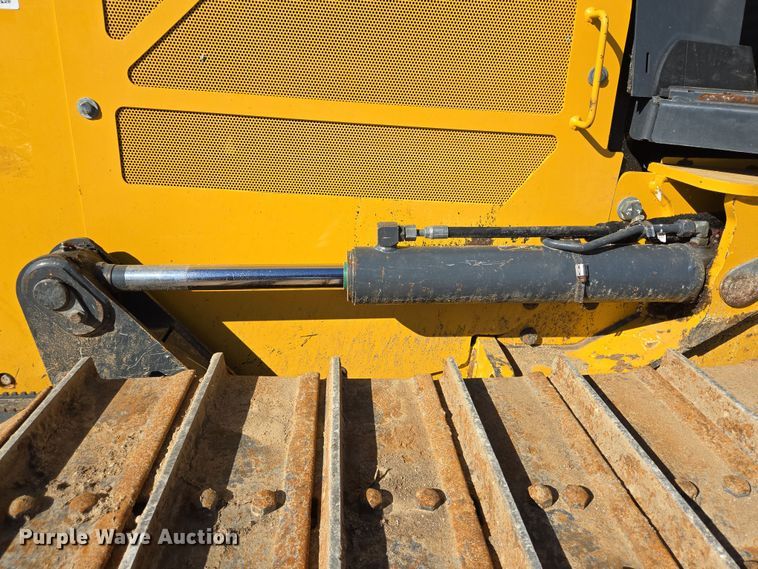 image for item DV1326 2022 John Deere 450K dozer