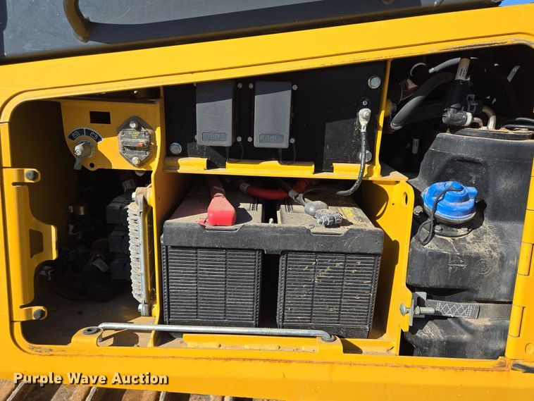 image for item DV1326 2022 John Deere 450K dozer