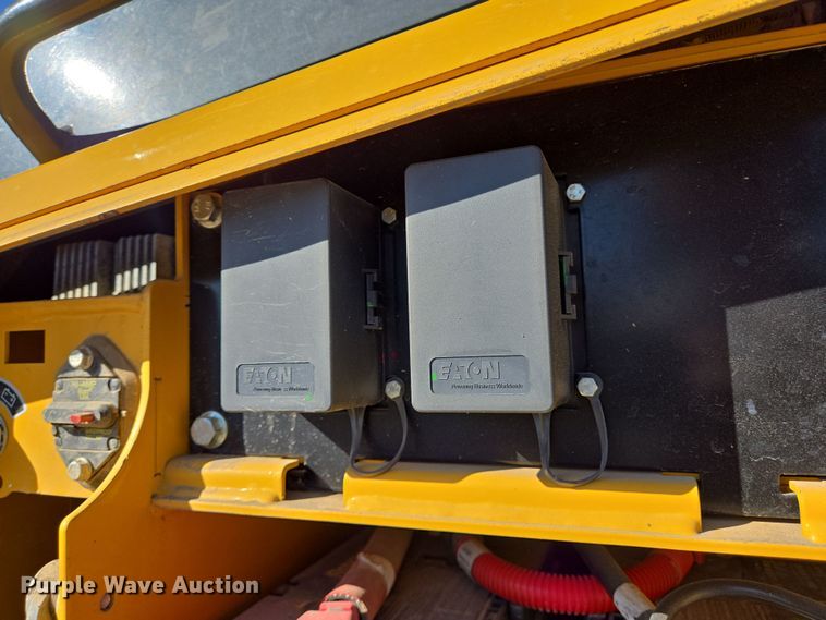 image for item DV1326 2022 John Deere 450K dozer