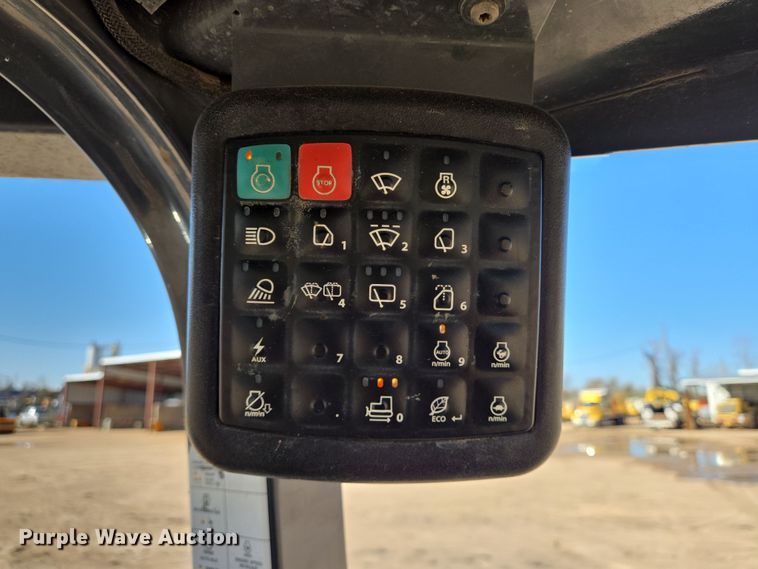 image for item DV1326 2022 John Deere 450K dozer