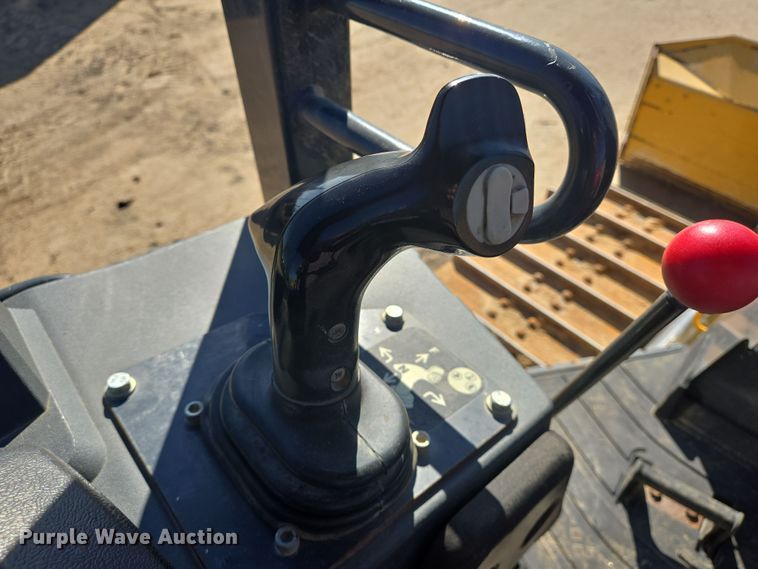 image for item DV1326 2022 John Deere 450K dozer