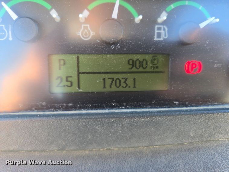 image for item DV1326 2022 John Deere 450K dozer