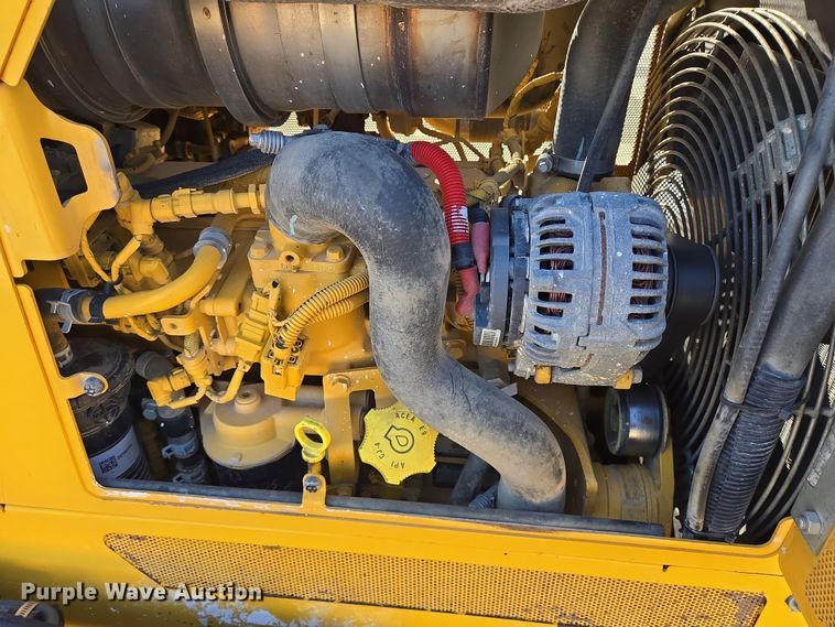 image for item DV1326 2022 John Deere 450K dozer