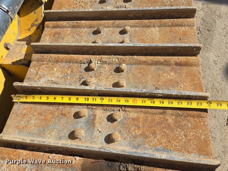 image for item DV1326 2022 John Deere 450K dozer