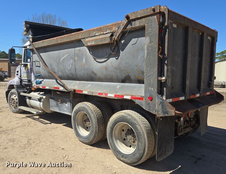 image for item DV1328 2001 Mack CX613 dump truck