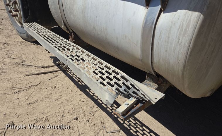 image for item DV1328 2001 Mack CX613 dump truck