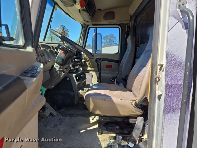 image for item DV1328 2001 Mack CX613 dump truck