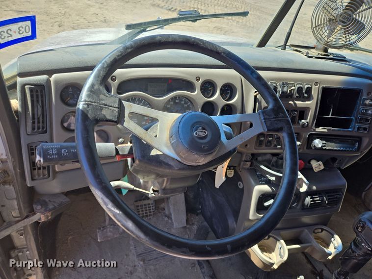 image for item DV1328 2001 Mack CX613 dump truck