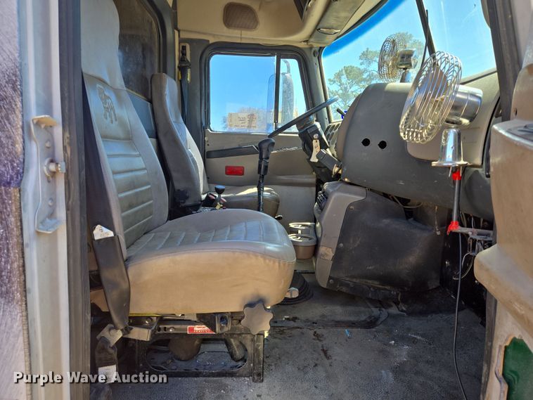 image for item DV1328 2001 Mack CX613 dump truck