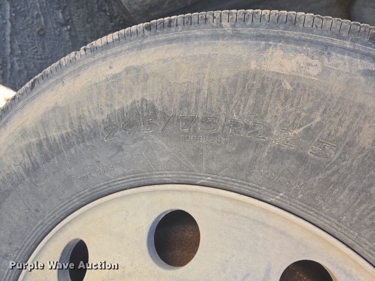 image for item DV1328 2001 Mack CX613 dump truck