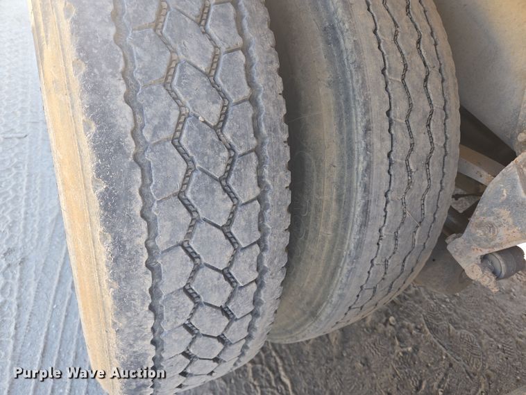 image for item DV1328 2001 Mack CX613 dump truck