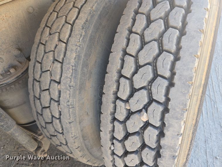 image for item DV1328 2001 Mack CX613 dump truck