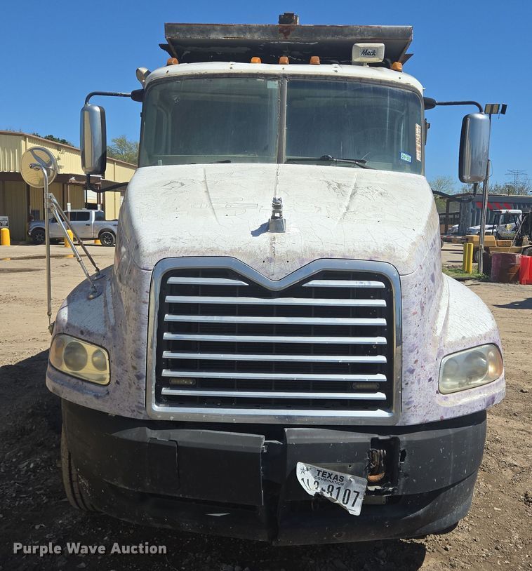 image for item DV1331 2001 Mack CX613 dump truck