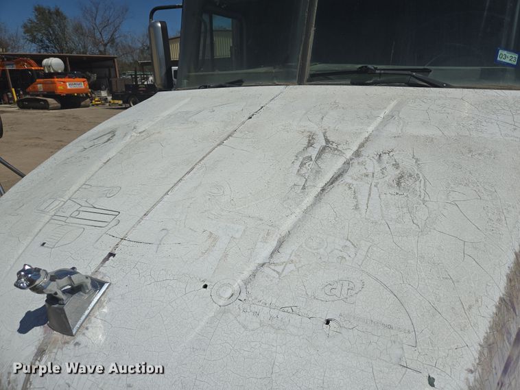 image for item DV1331 2001 Mack CX613 dump truck