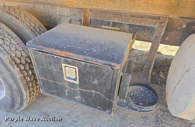 image for item DV1331 2001 Mack CX613 dump truck