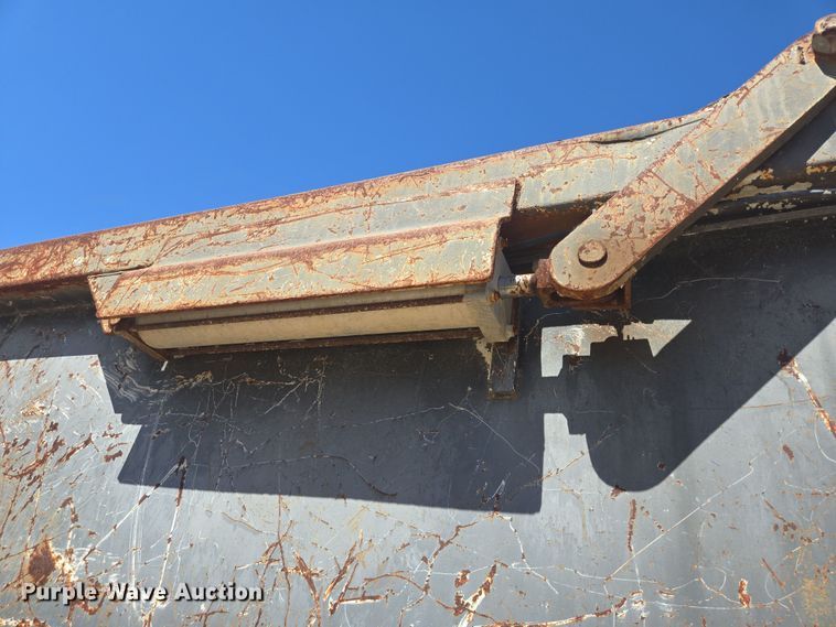 image for item DV1331 2001 Mack CX613 dump truck