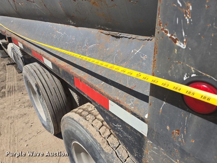 image for item DV1331 2001 Mack CX613 dump truck