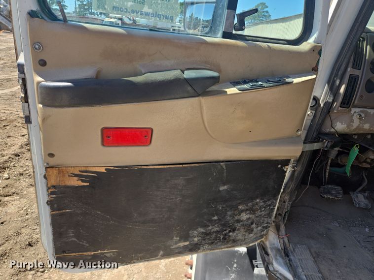 image for item DV1331 2001 Mack CX613 dump truck