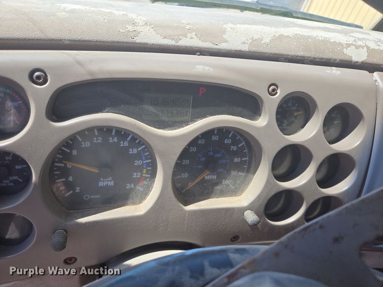 image for item DV1331 2001 Mack CX613 dump truck