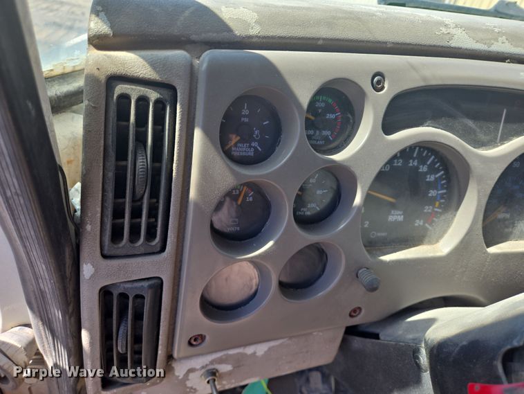 image for item DV1331 2001 Mack CX613 dump truck