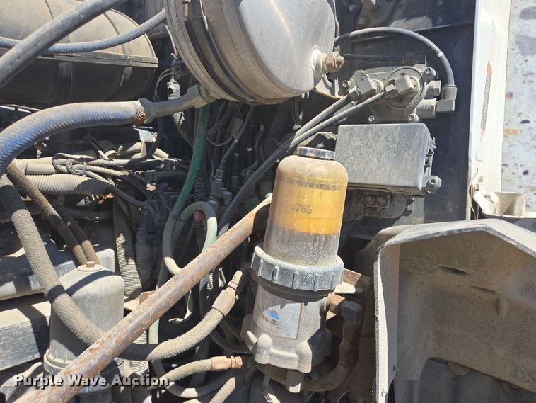 image for item DV1331 2001 Mack CX613 dump truck