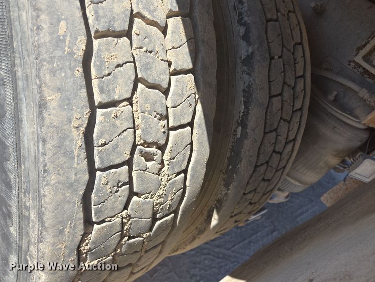 image for item DV1331 2001 Mack CX613 dump truck