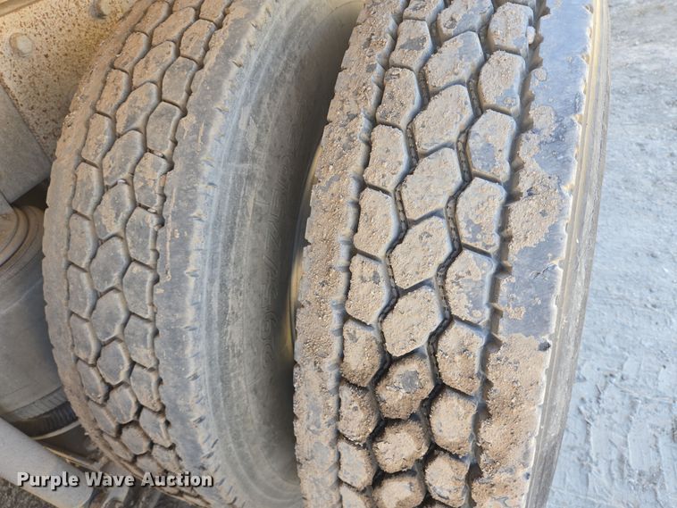 image for item DV1331 2001 Mack CX613 dump truck