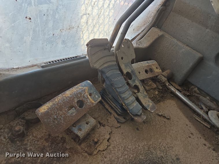 image for item DV1332 Volvo EC160B LC excavator