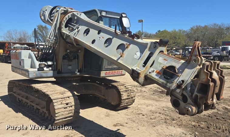 image for item DV1335 2007 Gradall XL 3200 excavator